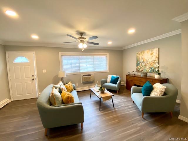317 Brook Avenue, Unit 317-2b photo 3