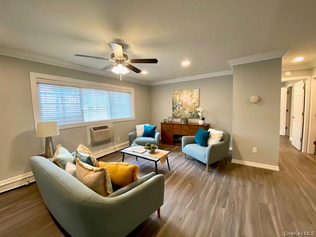 317 Brook Avenue, Unit 317-2b photo 5