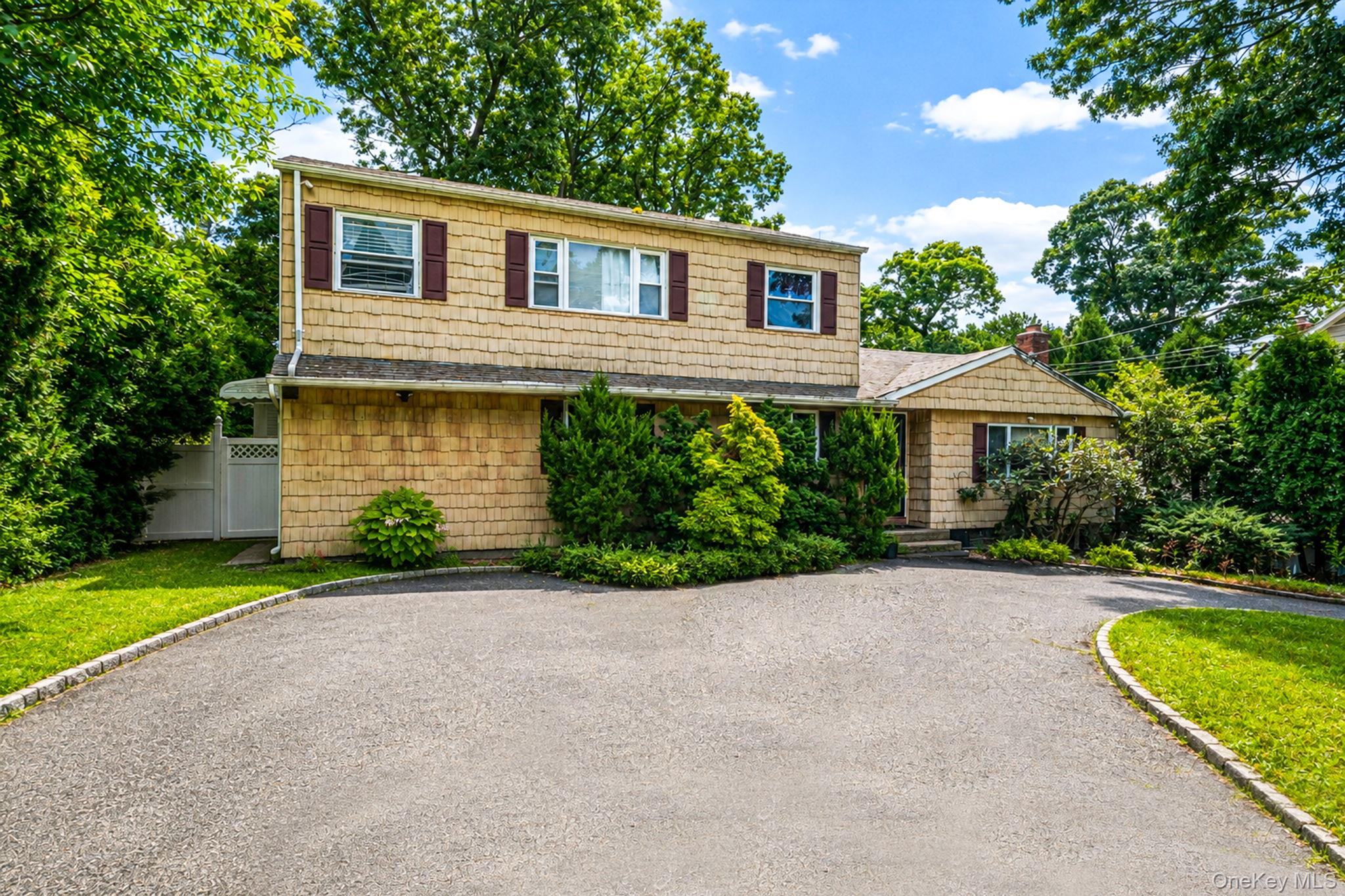 18 Brentwood Avenue – For Sale photo 2