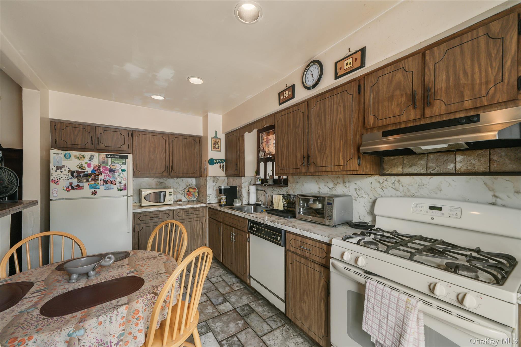816 Throggs Neck Expressway – For Sale photo 7