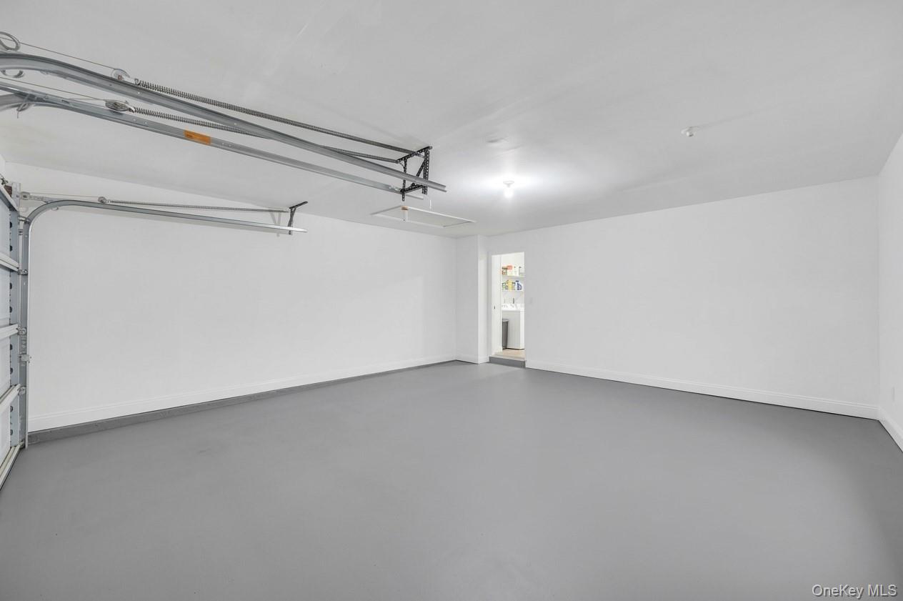 8 Cynthia Lane – For Sale photo 4