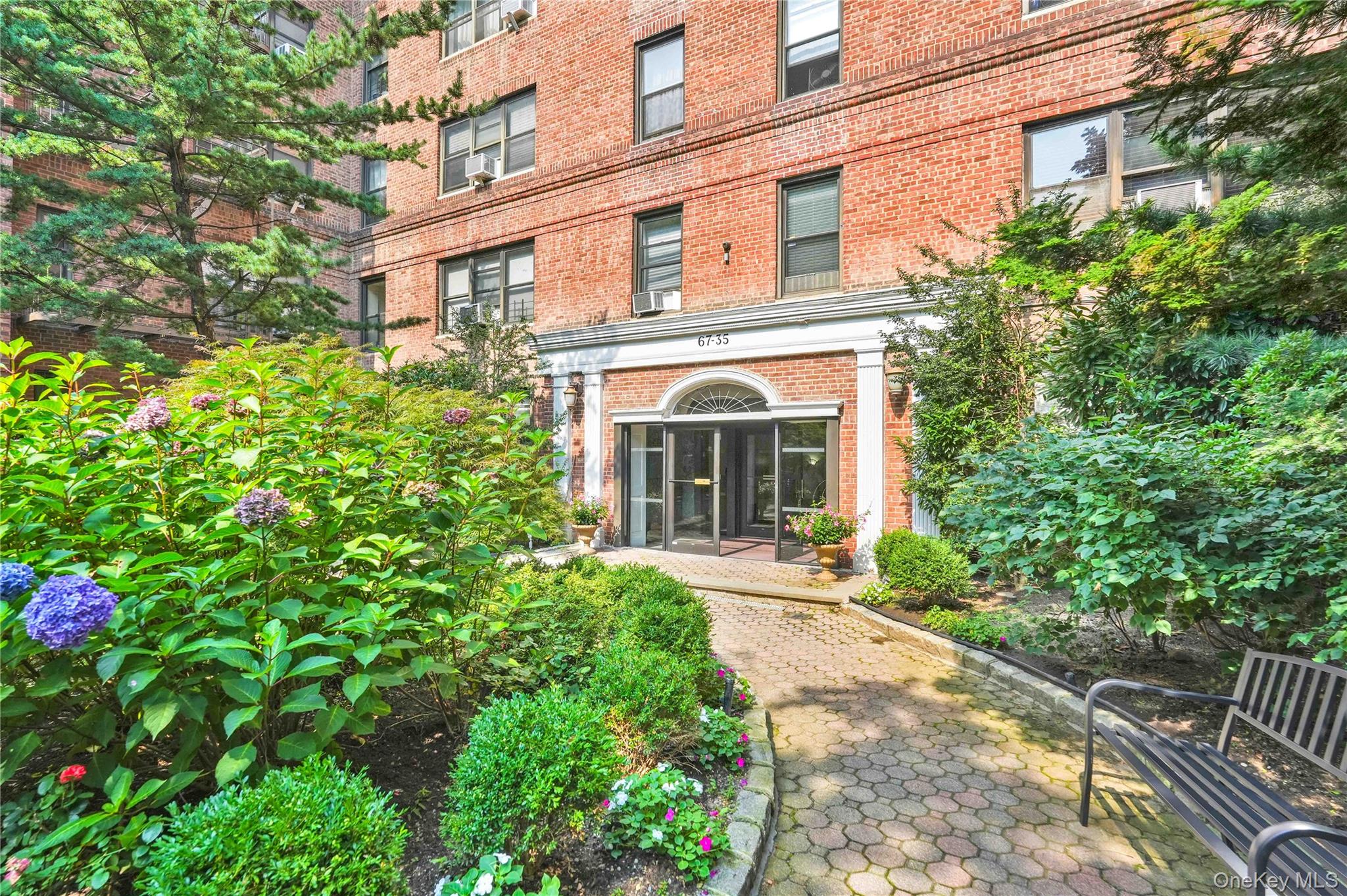 67-35 Yellowstone Boulevard, Unit 4P photo 22