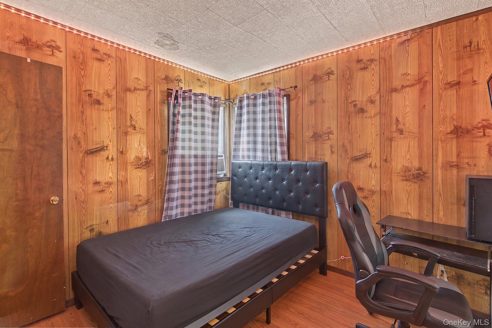 240 28th Street – For Sale photo 16