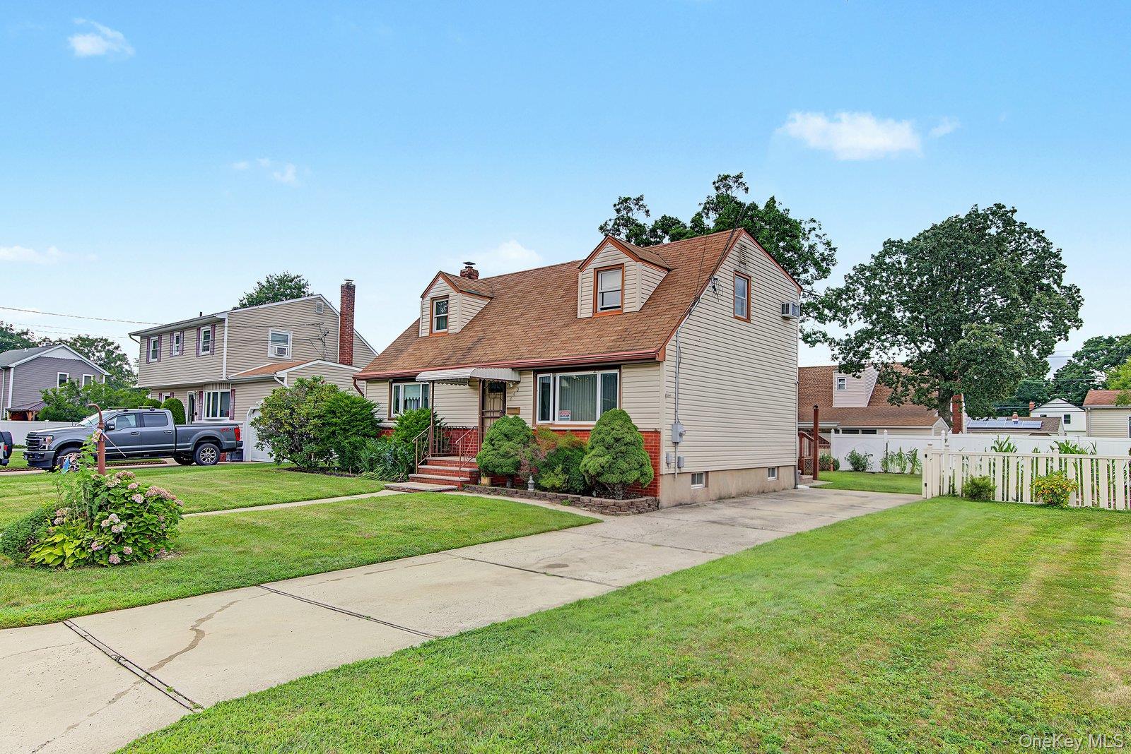 240 28th Street – For Sale photo 2