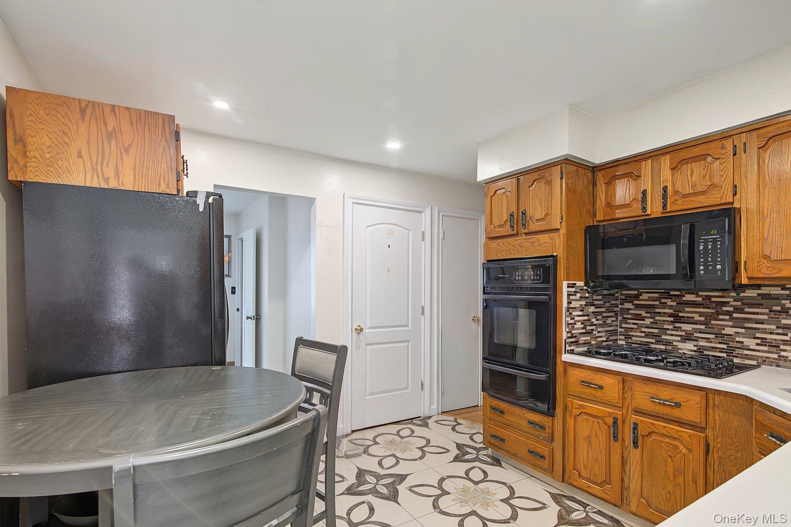 240 28th Street – For Sale photo 5