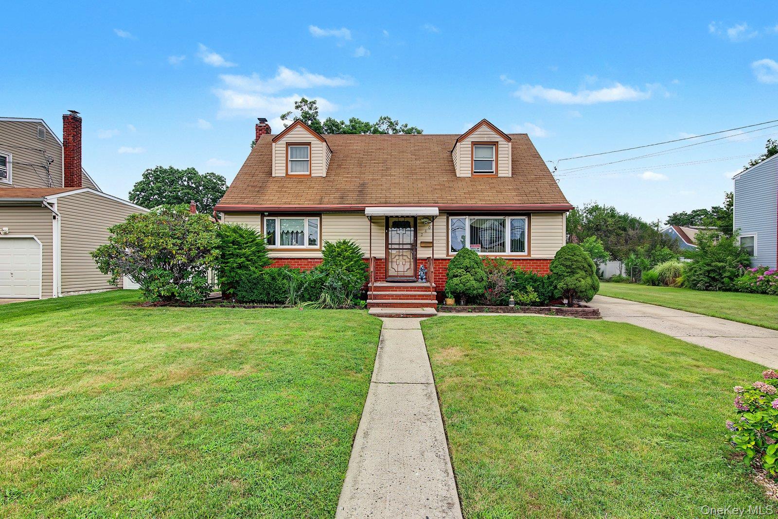 240 28th Street – For Sale