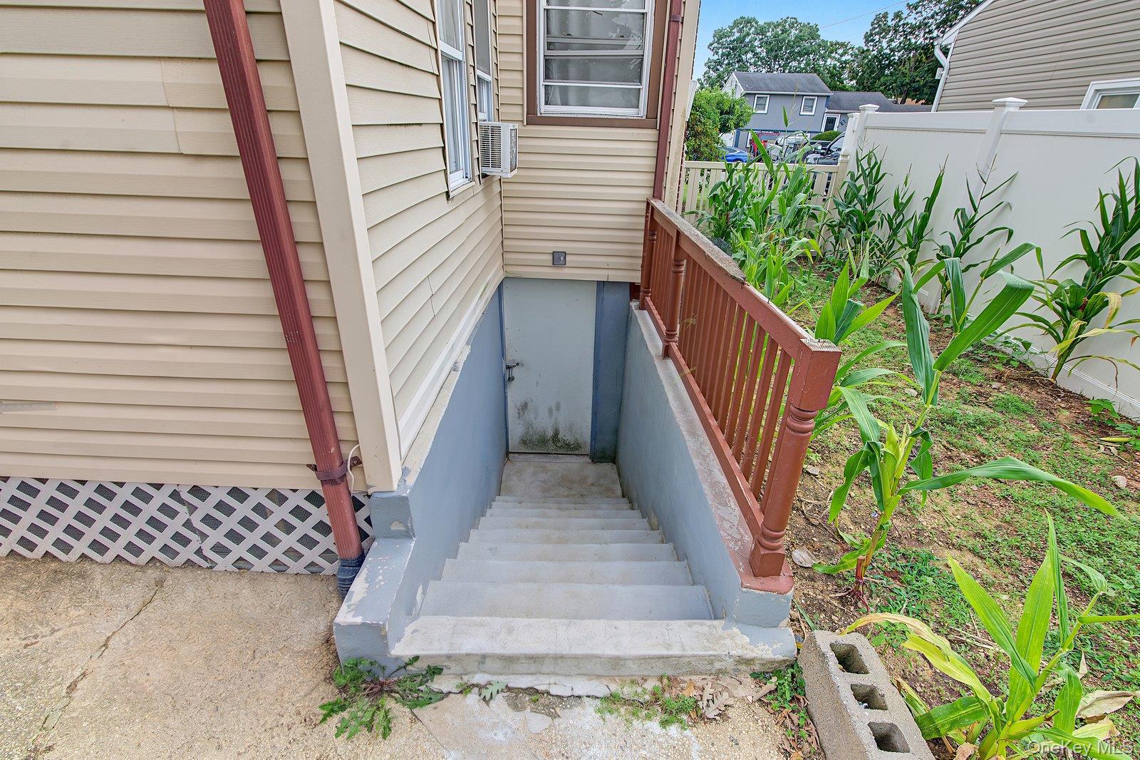 240 28th Street – For Sale photo 22