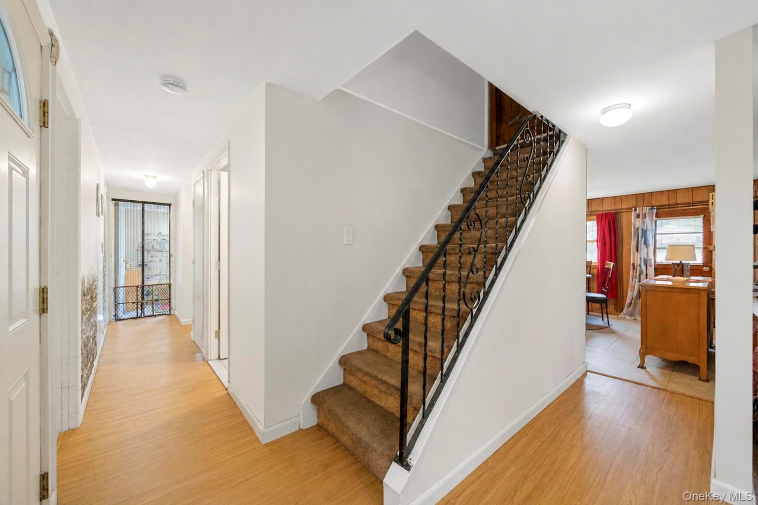 38 Imperial Drive – For Sale photo 3