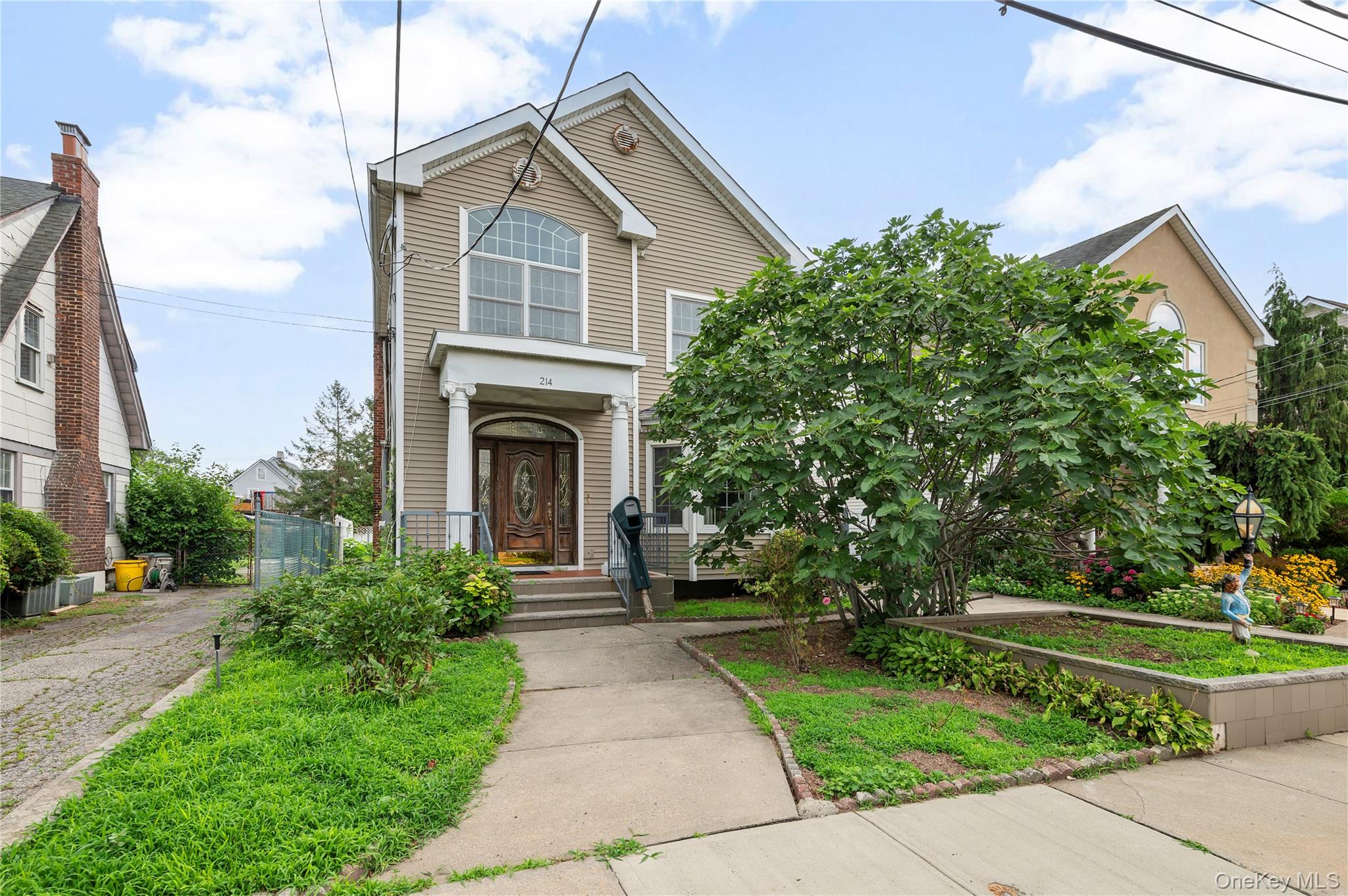 214 Avery Place – For Sale