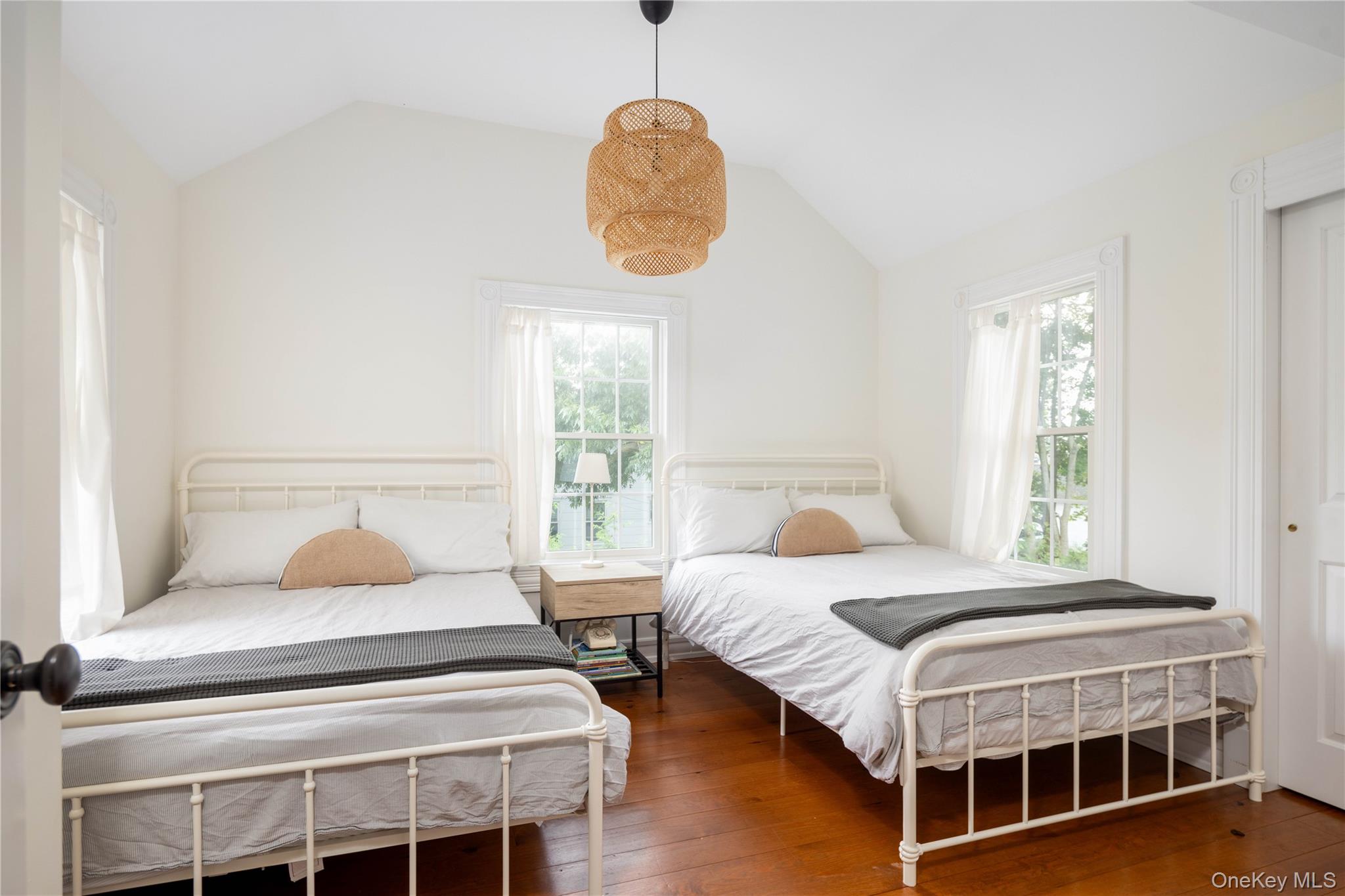185 Maiden Lane – For Sale photo 2