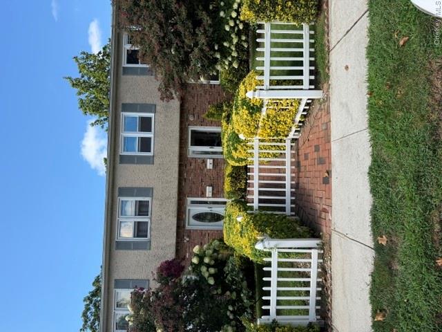 11 Chestnut Street – For Rent