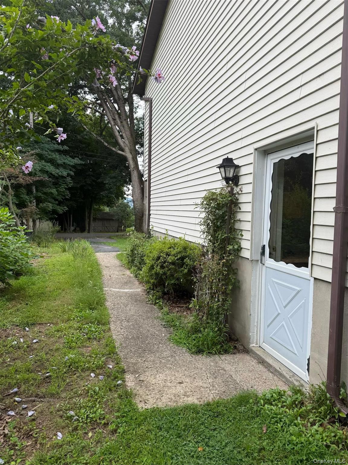 370 Oak Drive – For Rent