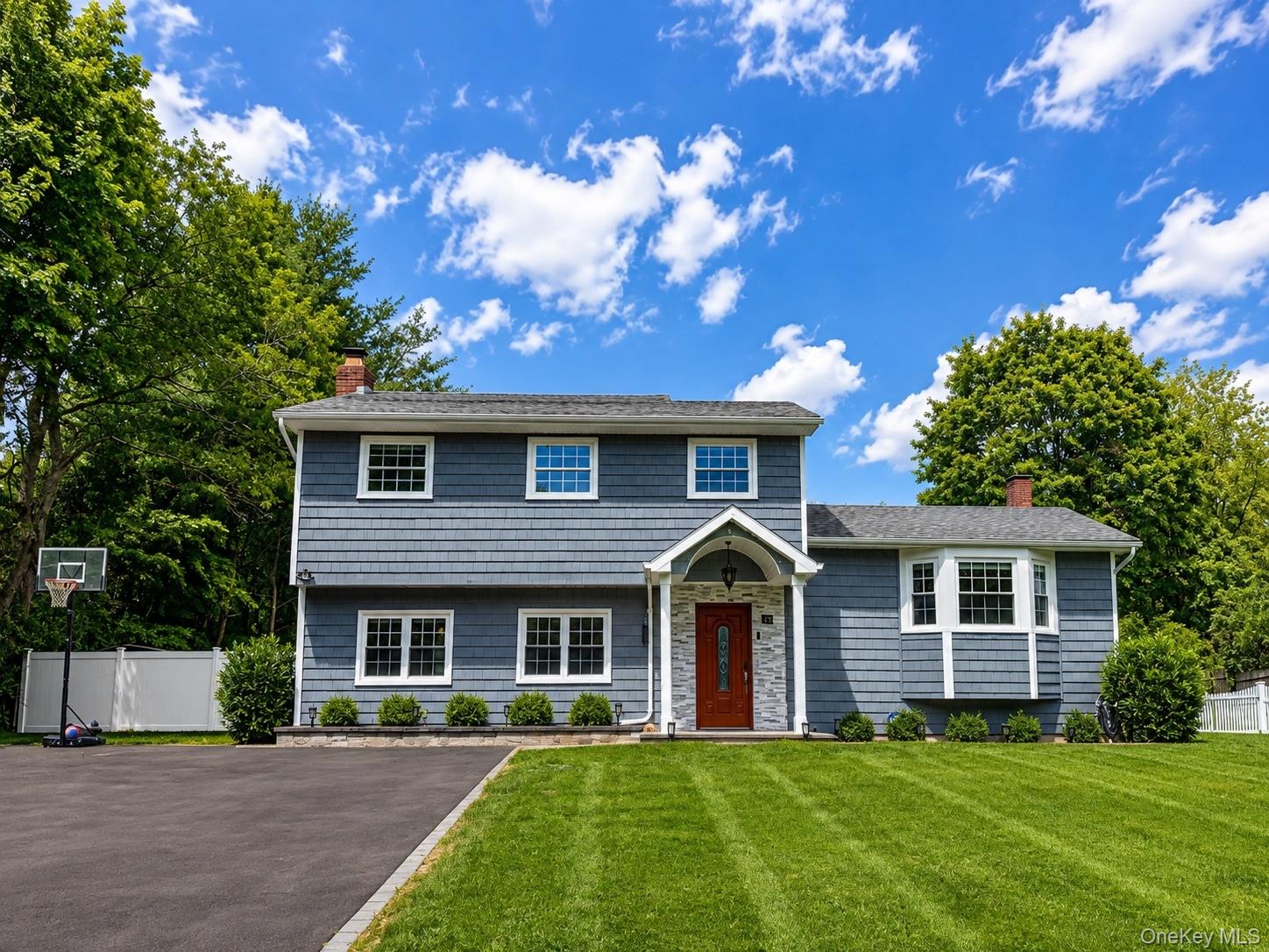 25 Charter Avenue – For Sale photo 4