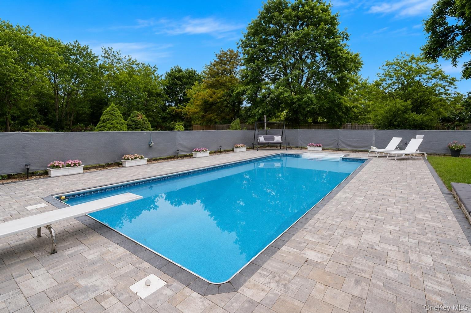 25 Charter Avenue – For Sale photo 3