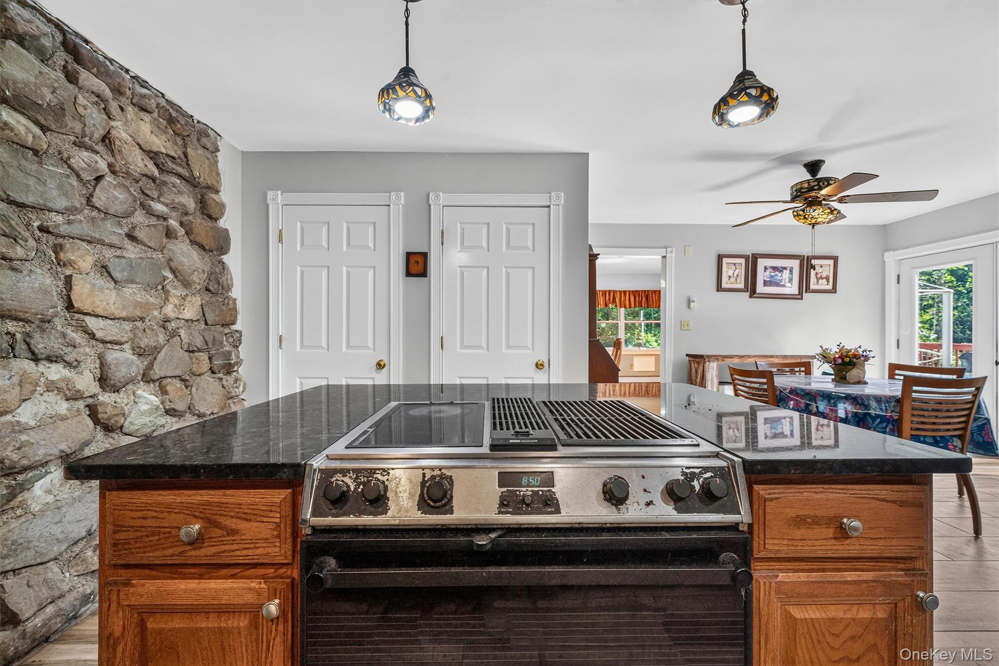 65 Oxford Springs Road – For Sale photo 13