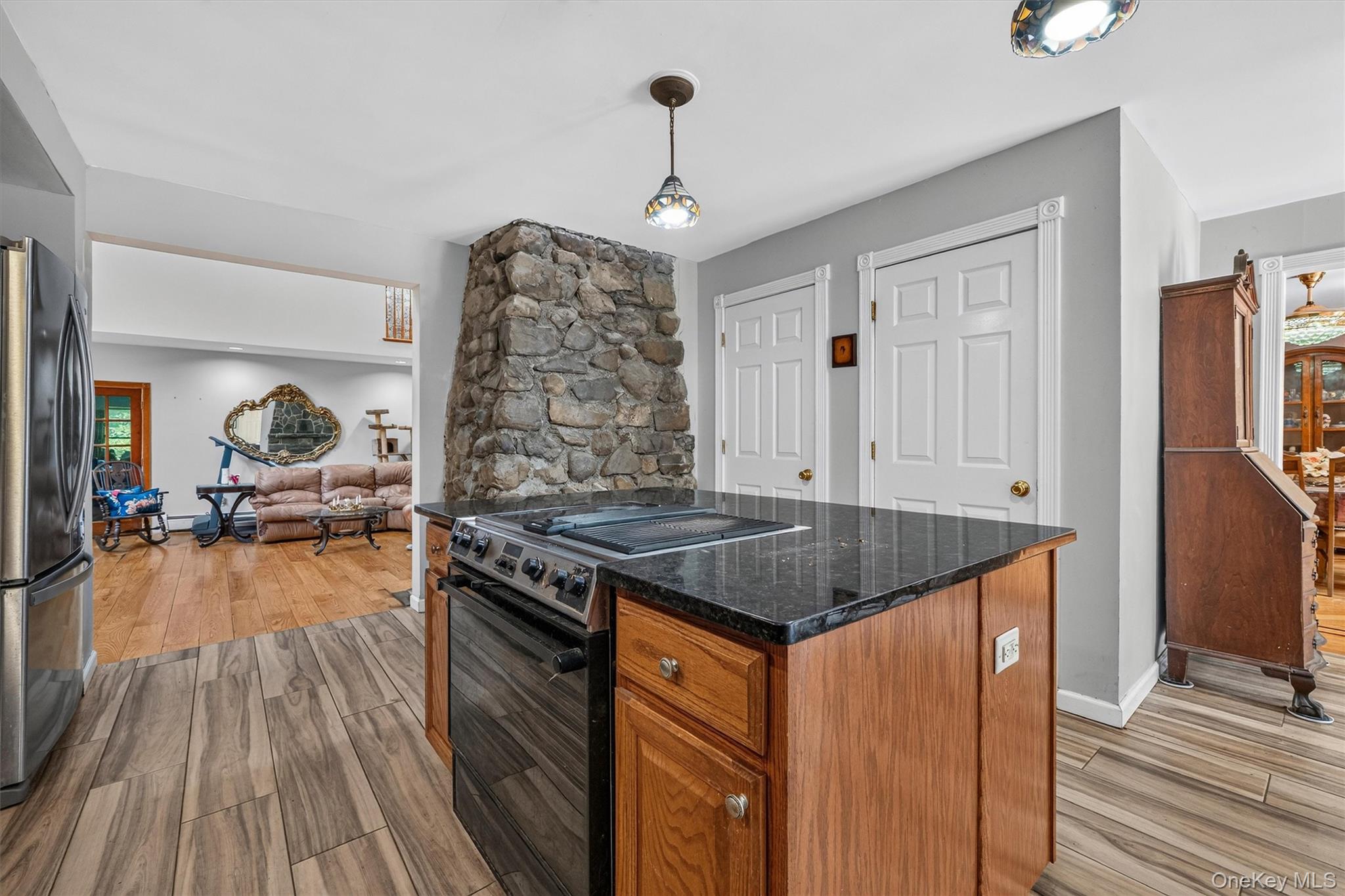 65 Oxford Springs Road – For Sale photo 12