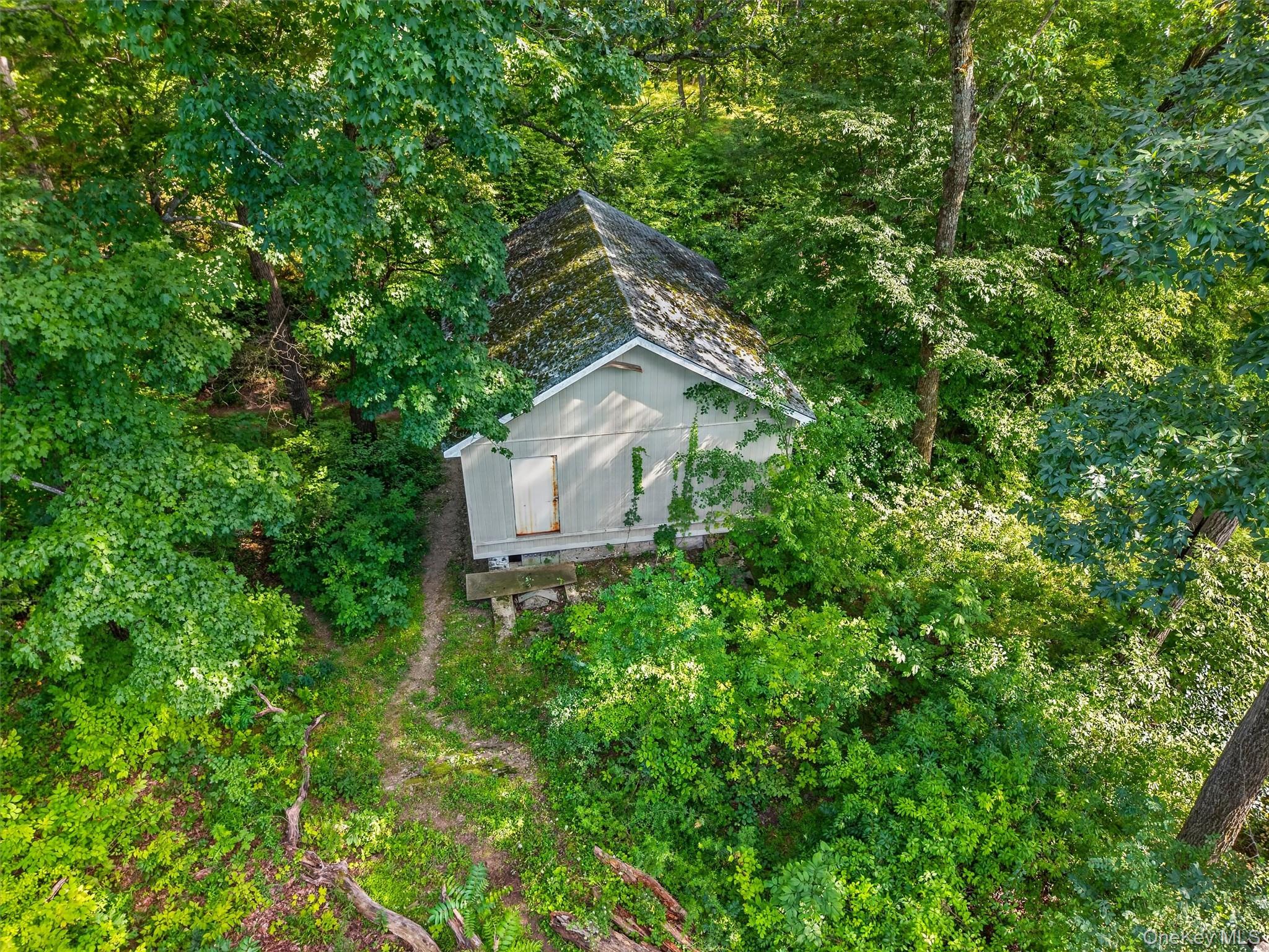 65 Oxford Springs Road – For Sale photo 35