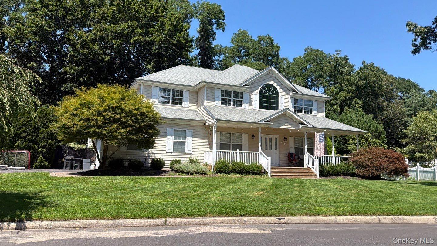 23 Flagpole Lane – For Sale photo 2