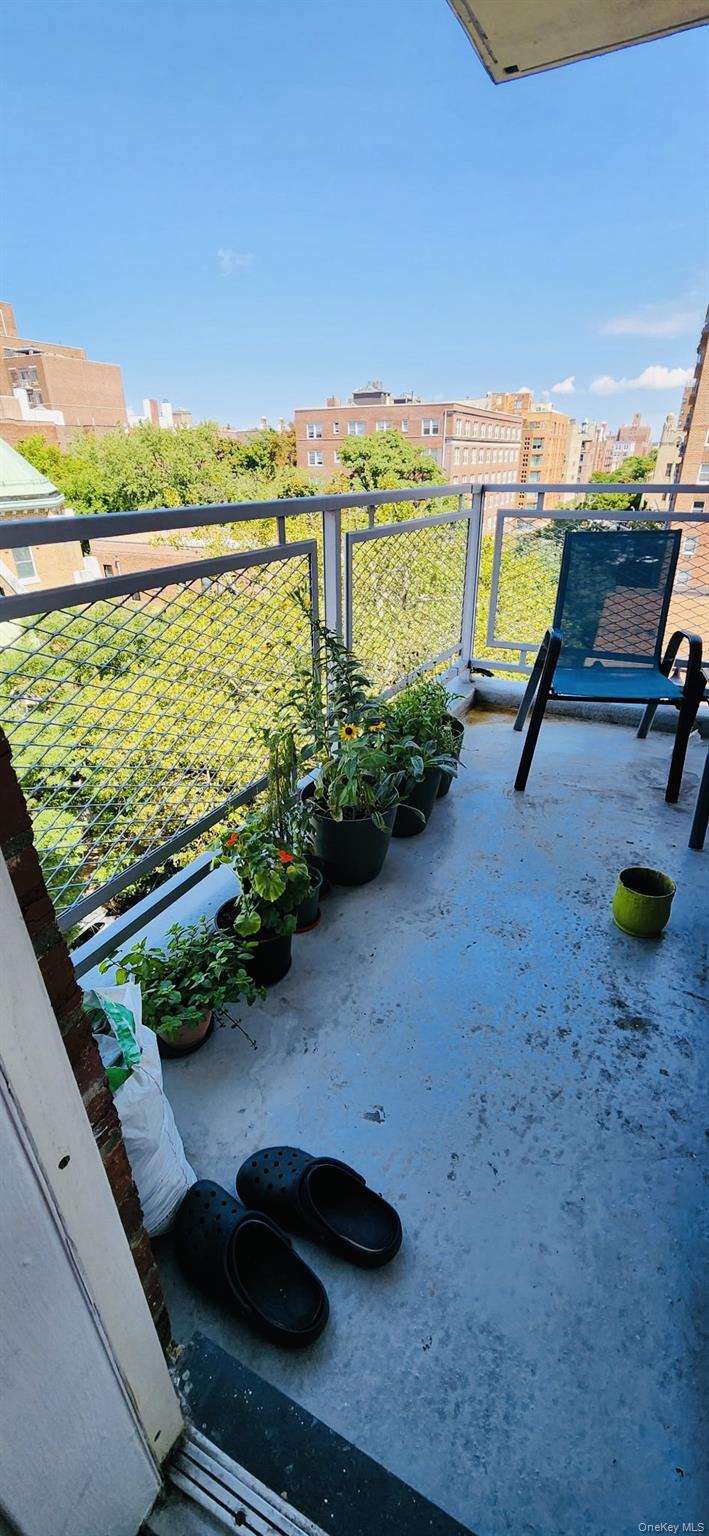 89-15 Parsons Boulevard, Unit 9N