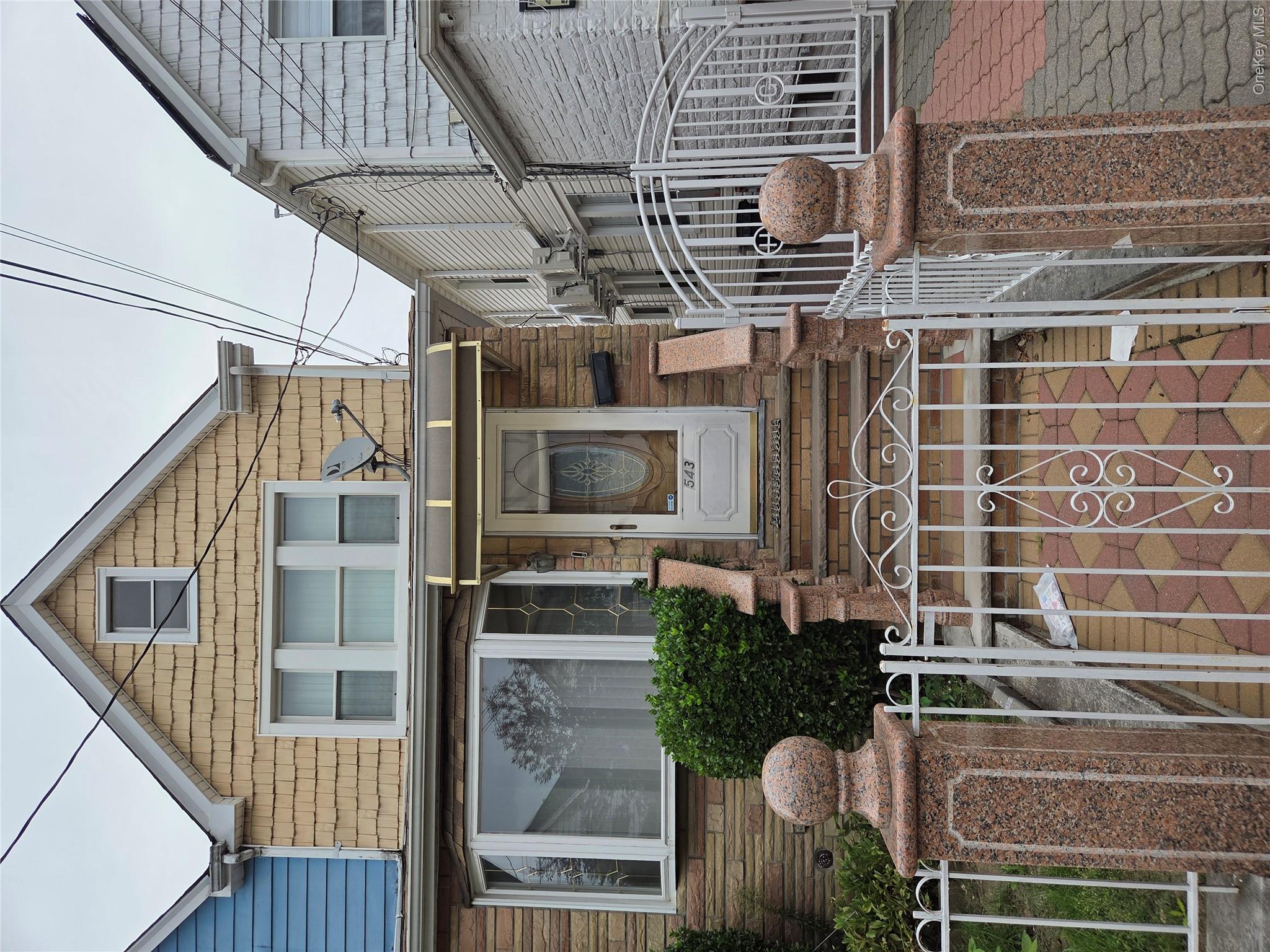 543 E 38th Street – For Sale