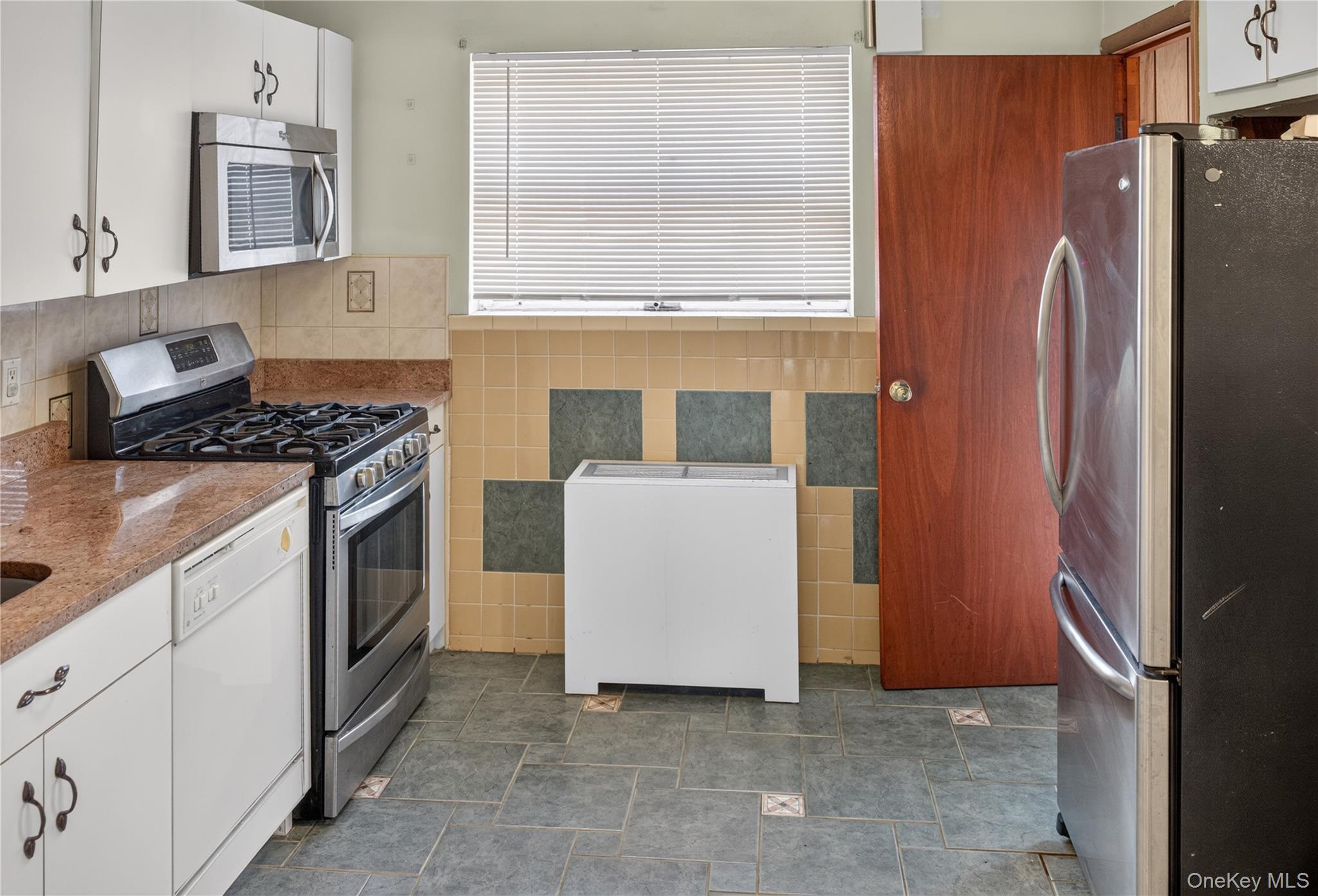 543 E 38th Street – For Sale photo 10