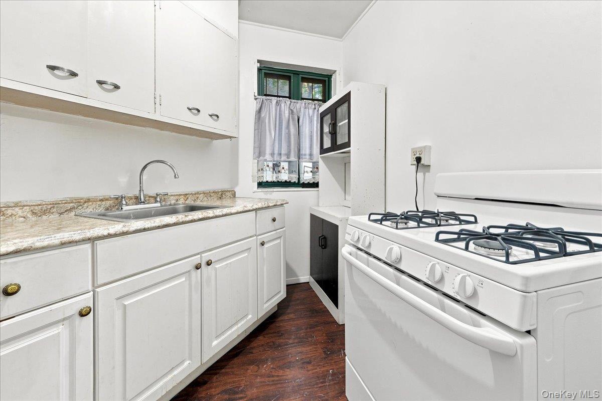 1589 Unionport Road, Unit ME photo 6