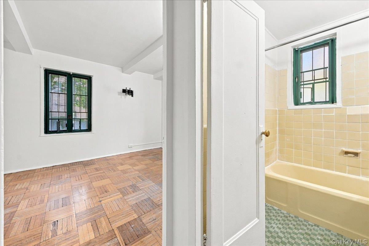 1589 Unionport Road, Unit ME photo 9