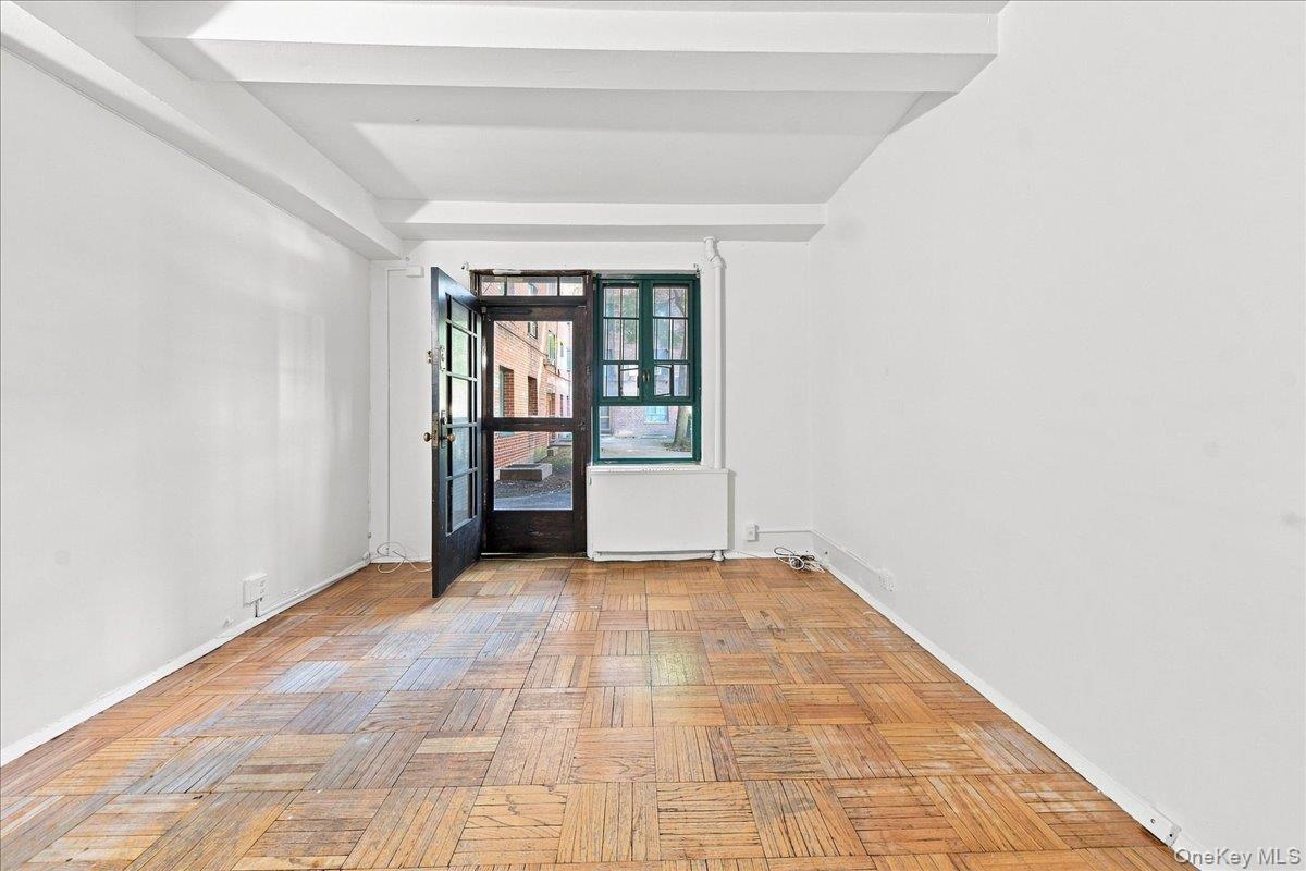 1589 Unionport Road, Unit ME photo 2