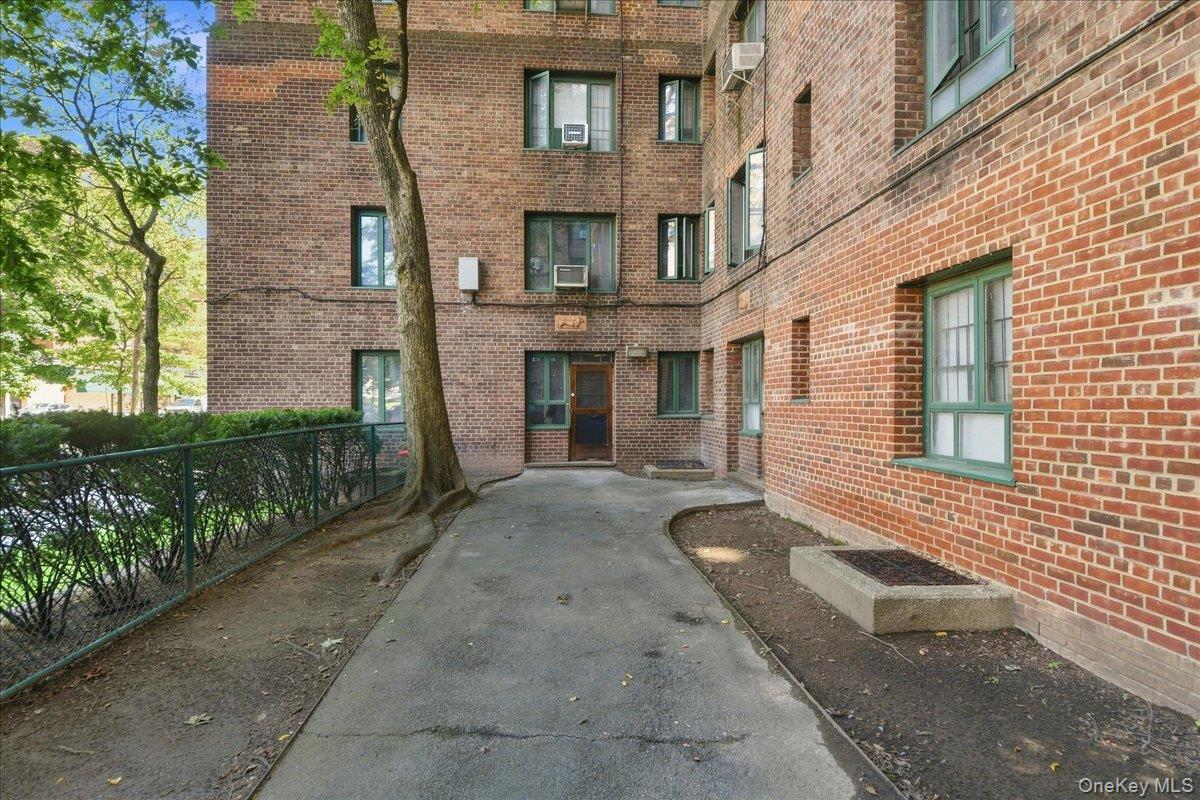 1589 Unionport Road, Unit ME photo 15