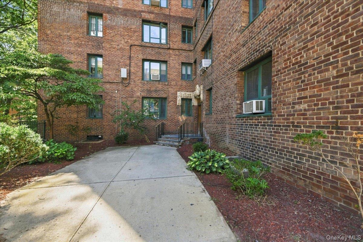 1589 Unionport Road, Unit ME photo 16