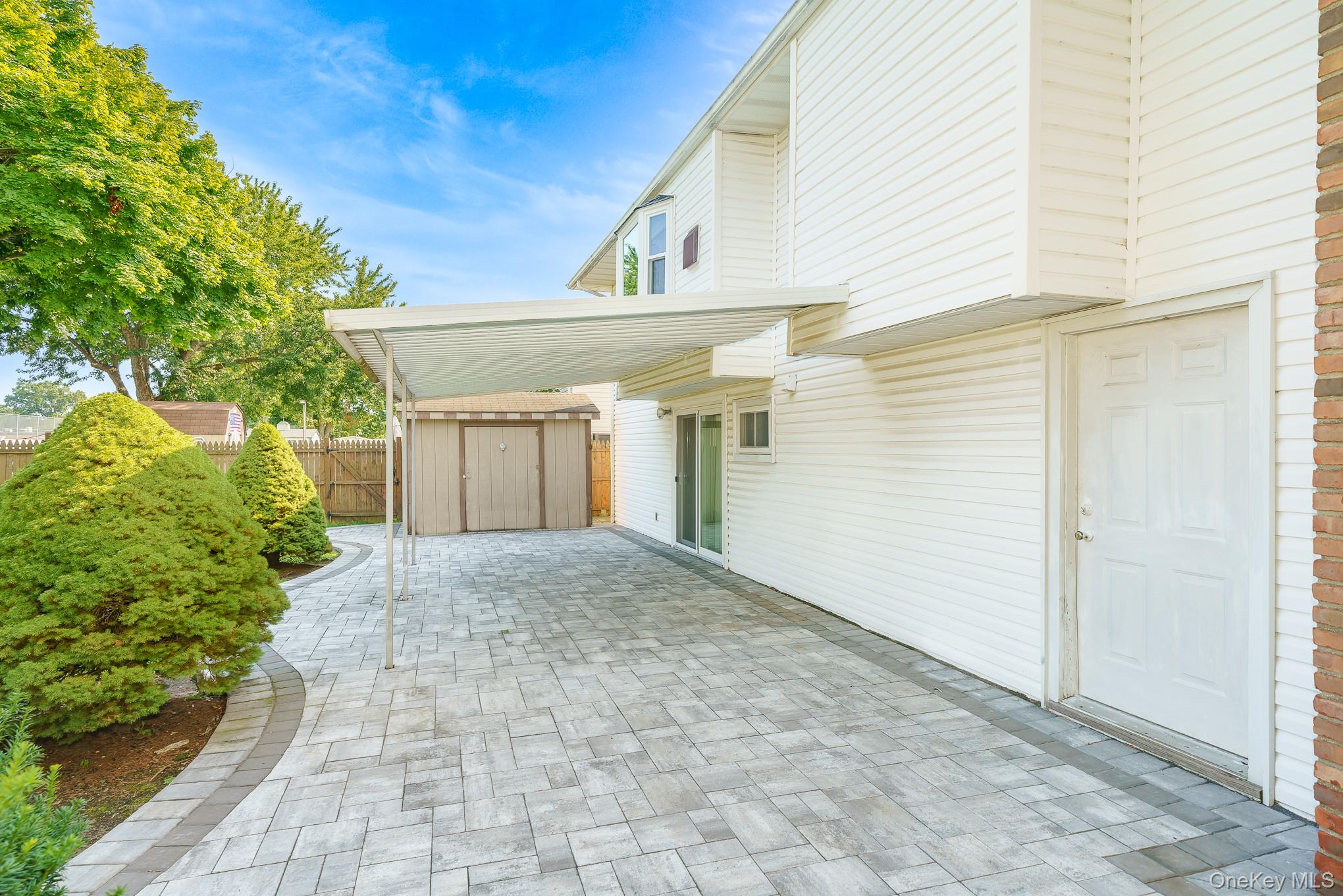 221 Roosevelt Avenue – For Sale photo 3