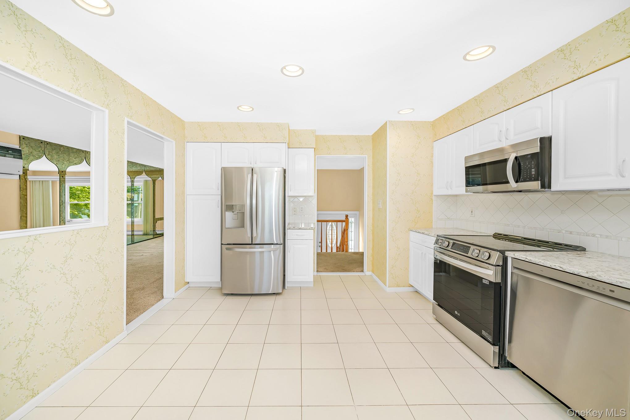 221 Roosevelt Avenue – For Sale photo 16