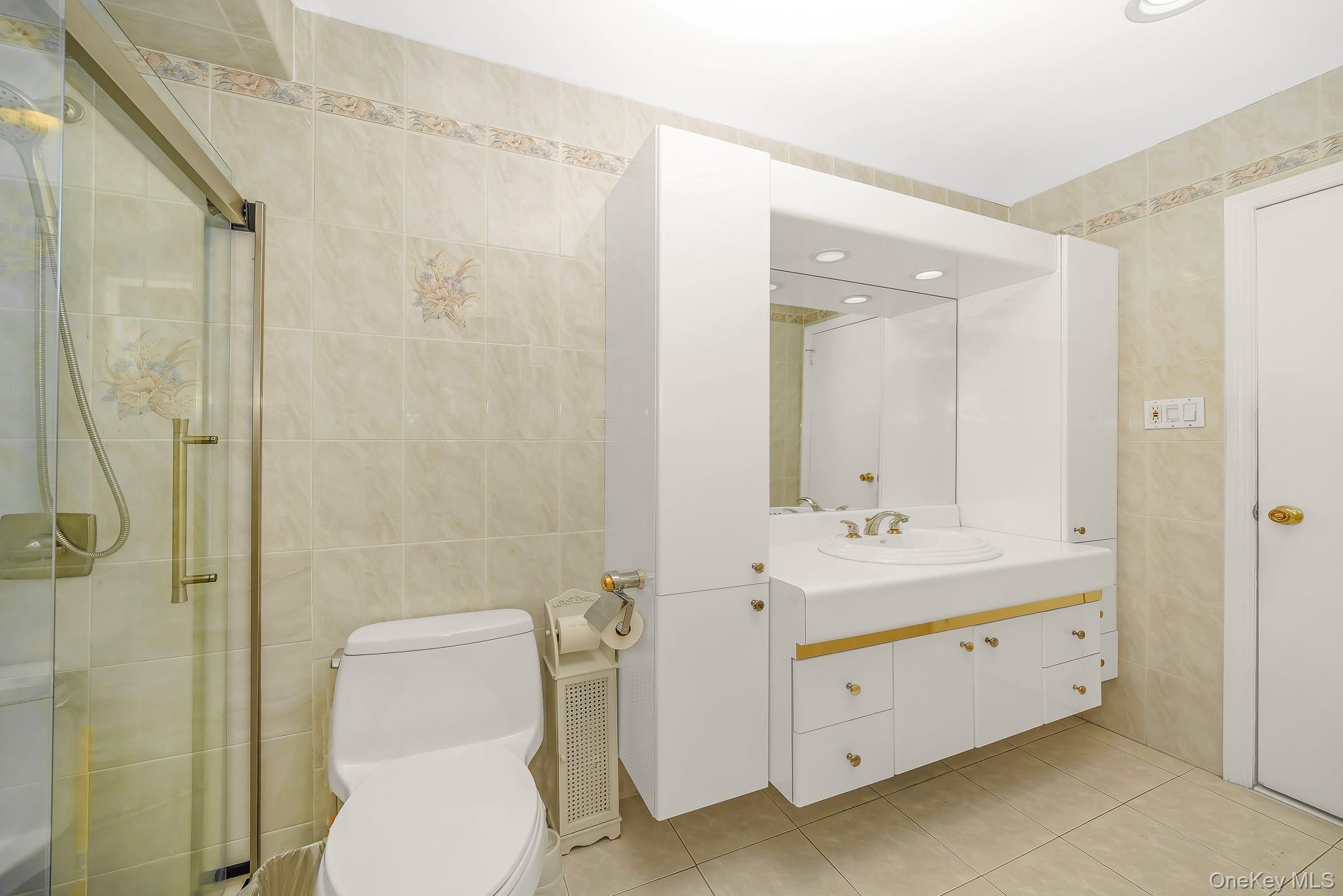 221 Roosevelt Avenue – For Sale photo 19
