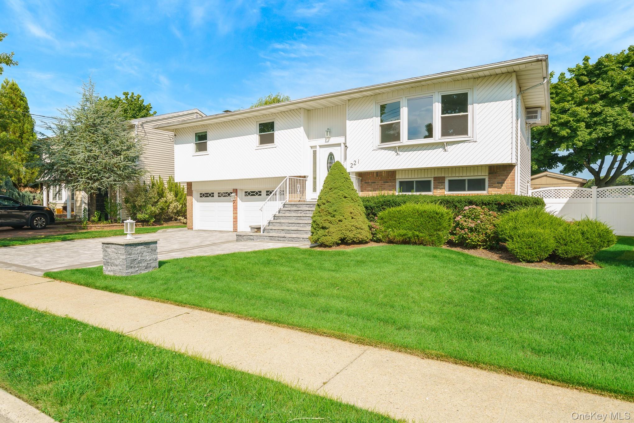 221 Roosevelt Avenue – For Sale photo 2
