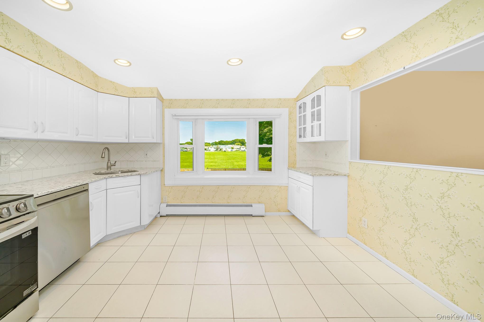 221 Roosevelt Avenue – For Sale photo 14