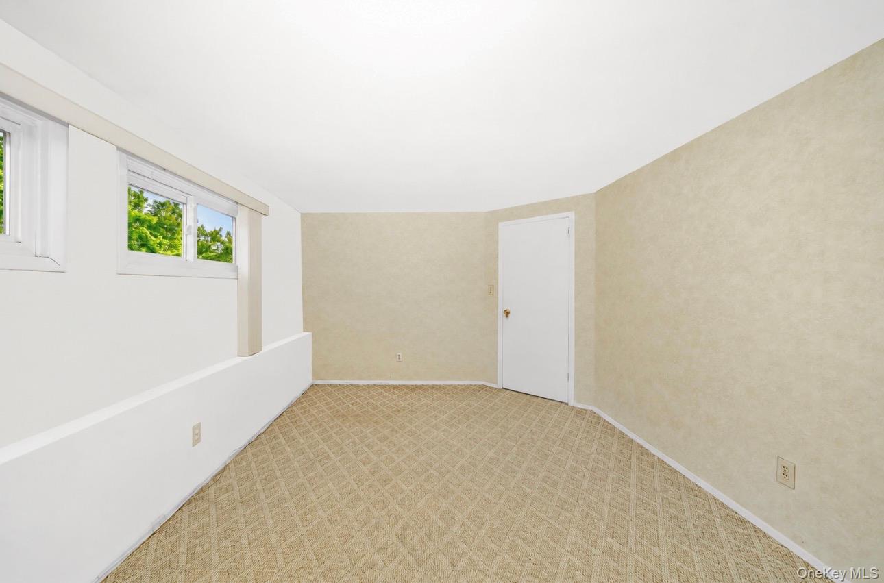 221 Roosevelt Avenue – For Sale photo 34