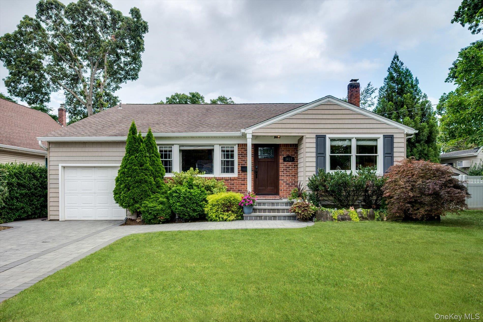 1415 Gaston Street – For Sale