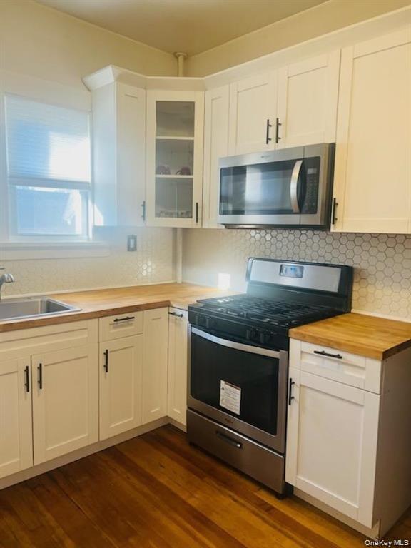 25 Forester Avenue – For Rent photo 4