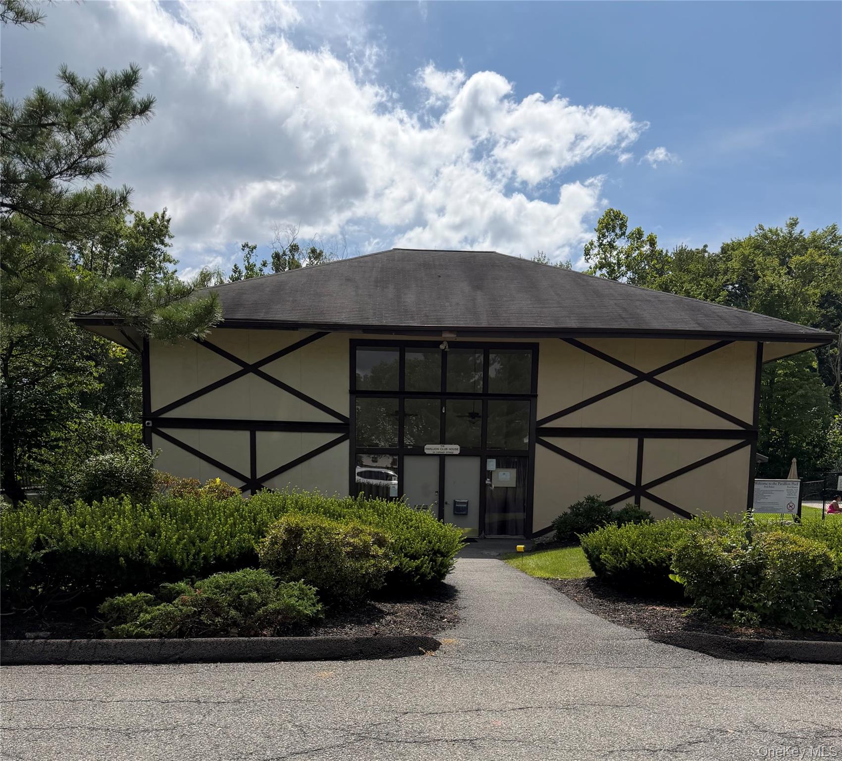 19 Scarborough Lane, Unit C photo 17