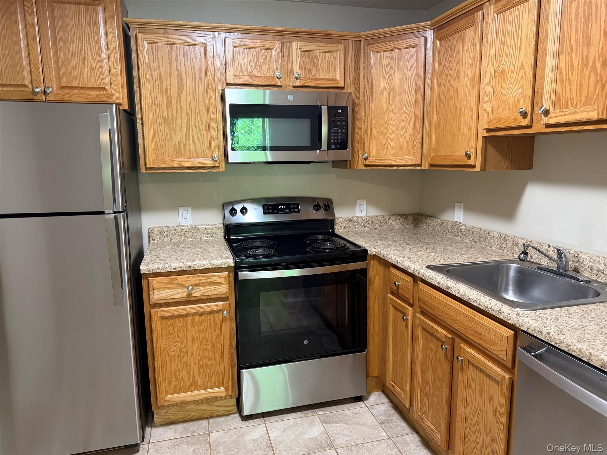 19 Scarborough Lane, Unit C photo 9