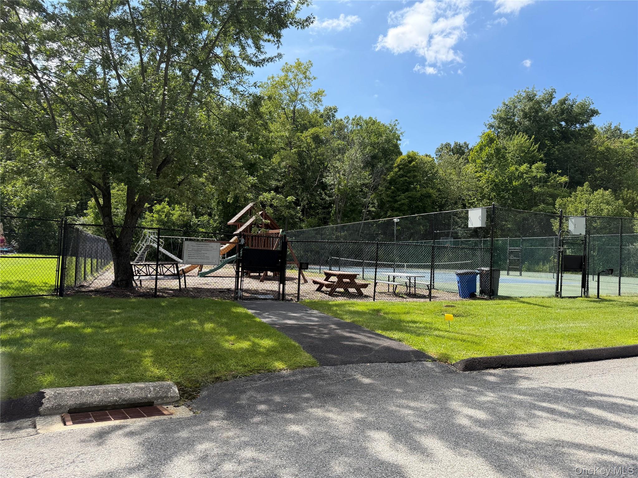 19 Scarborough Lane, Unit C photo 19