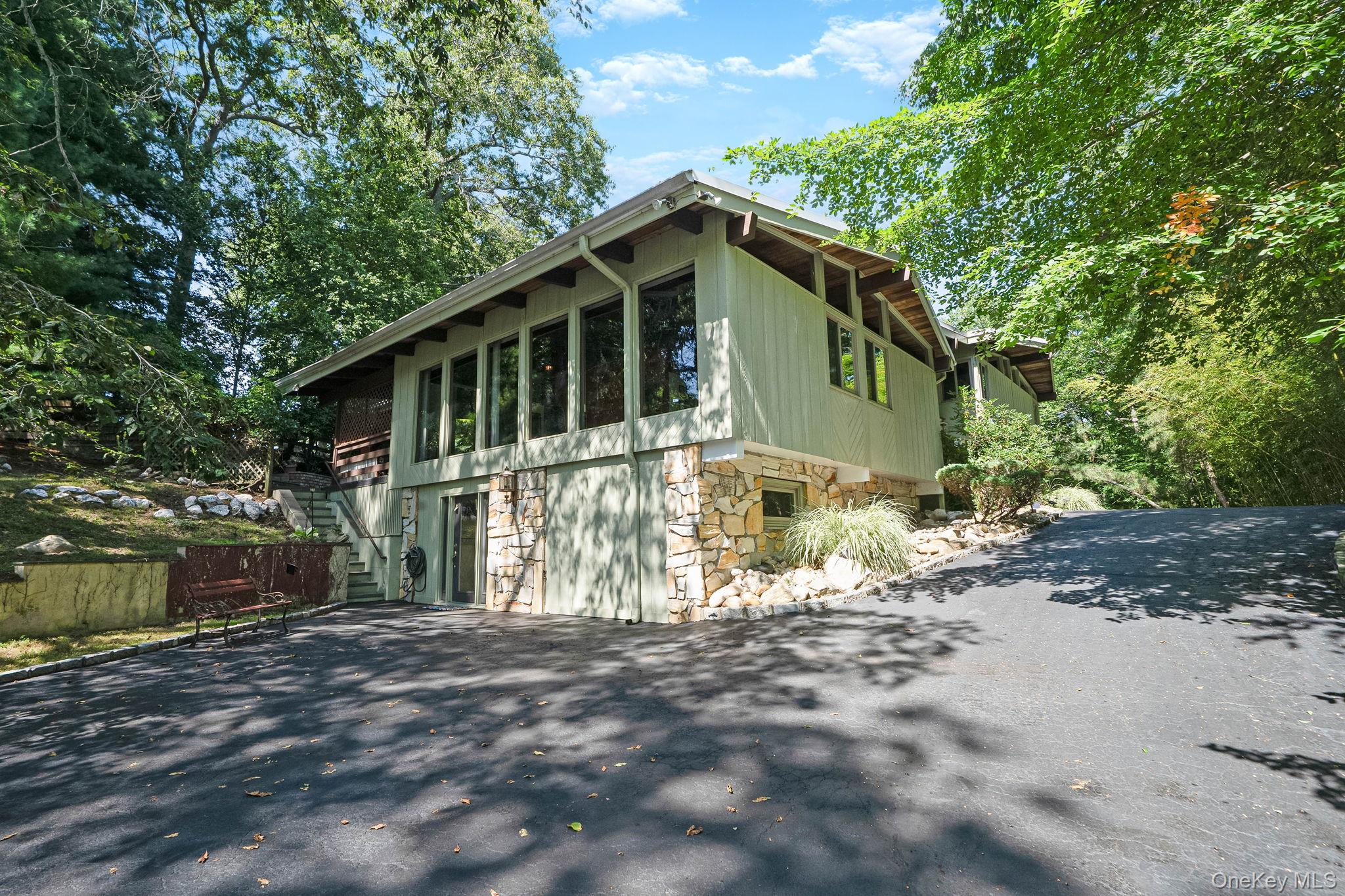 135 Oakside Drive – For Sale photo 7