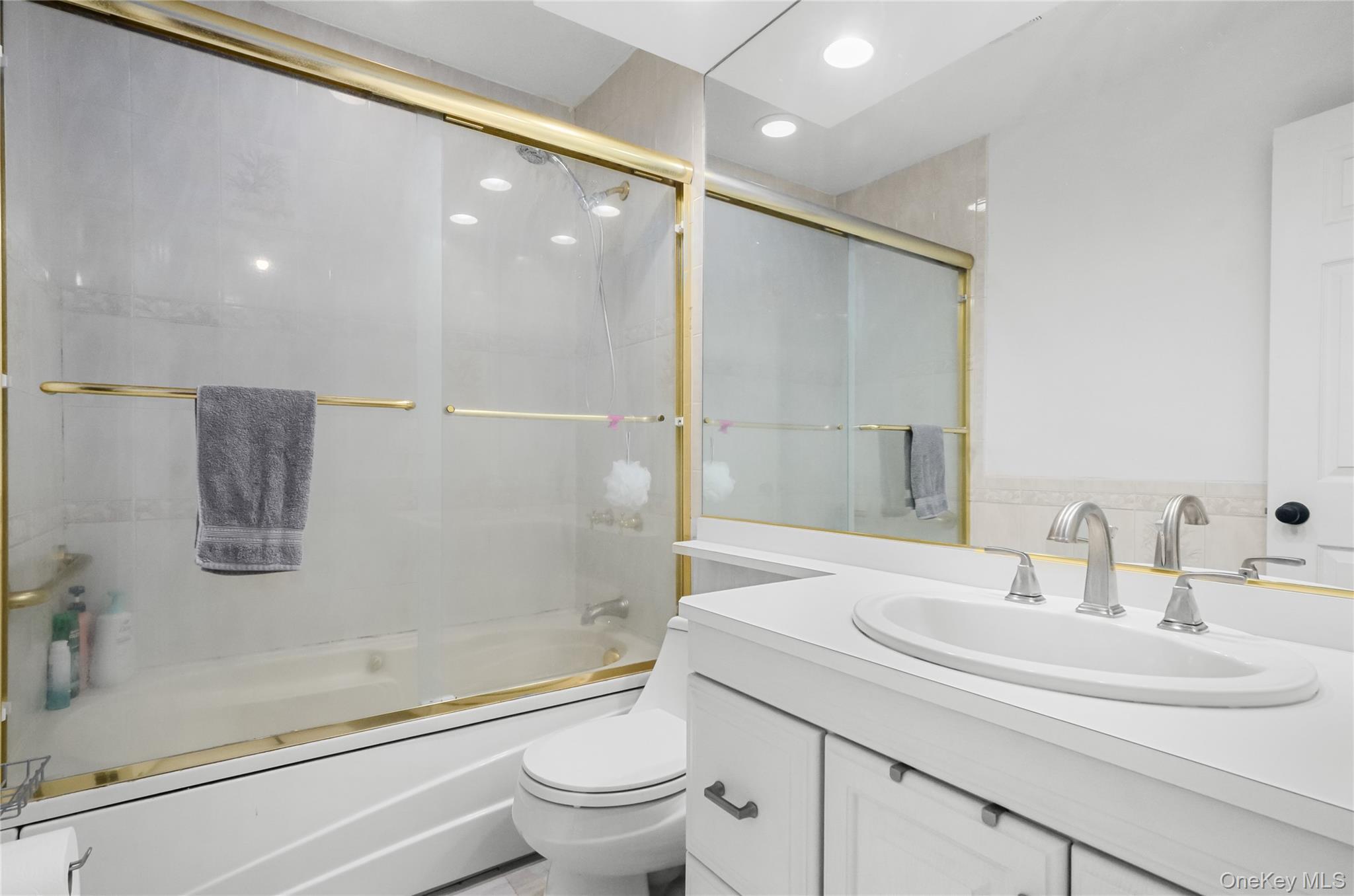 213 Springmeadow Drive, Unit K photo 18