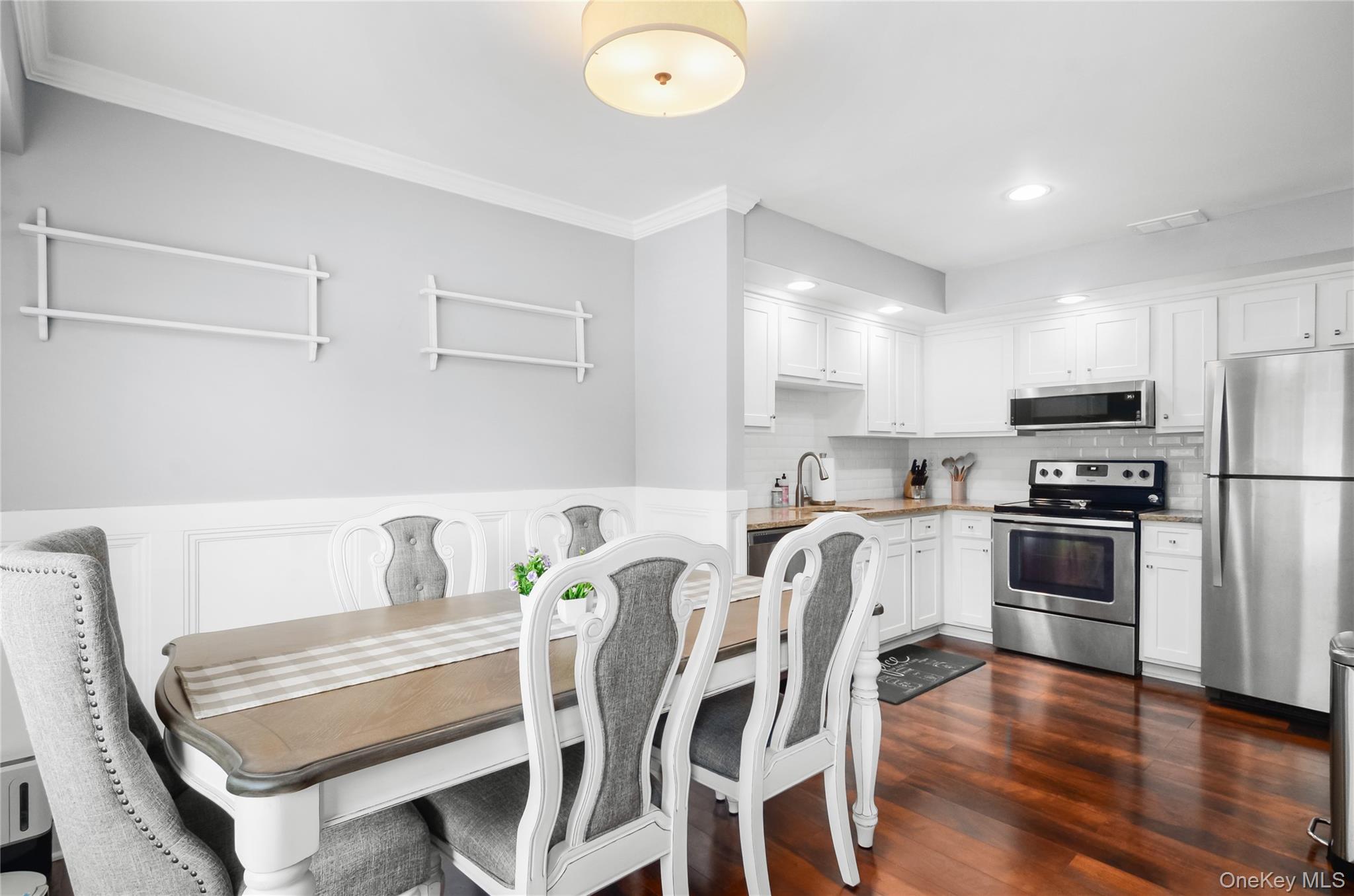 213 Springmeadow Drive, Unit K photo 4