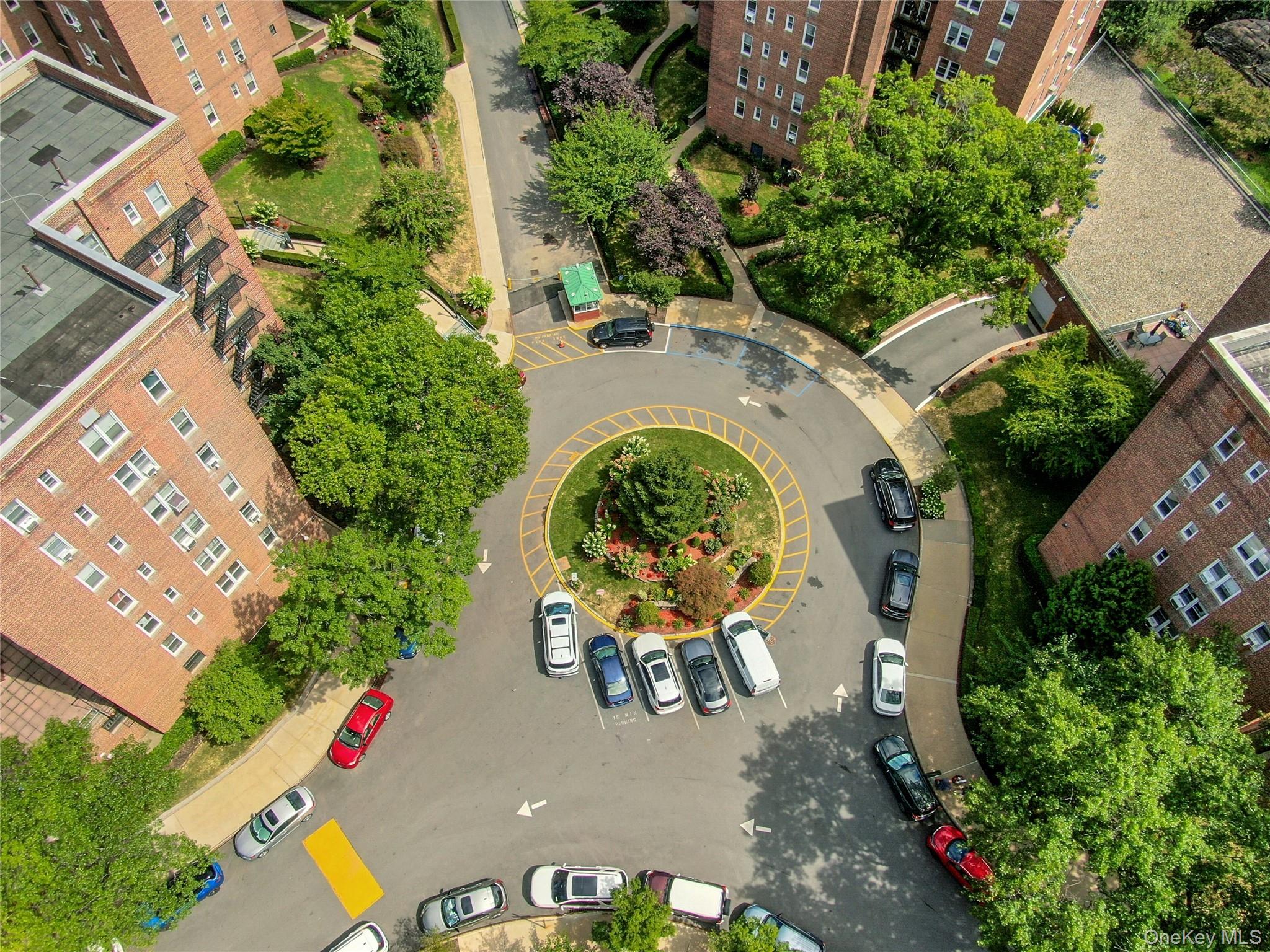 5610 Netherland Avenue, Unit 1G photo 32