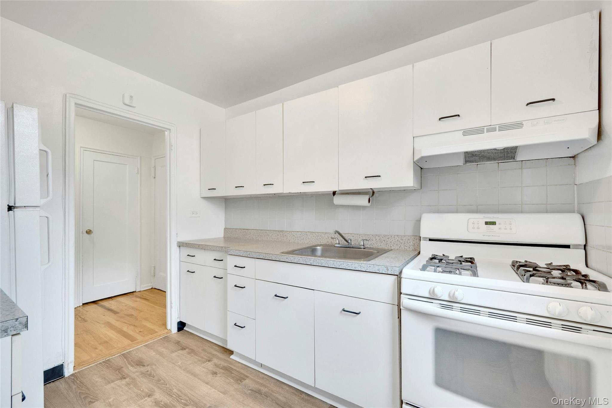 5610 Netherland Avenue, Unit 1G photo 5