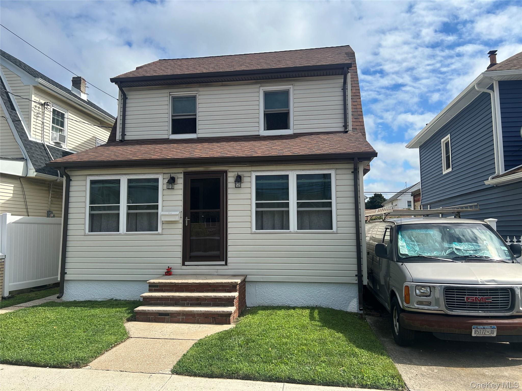 9005 Springfield Boulevard – For Sale