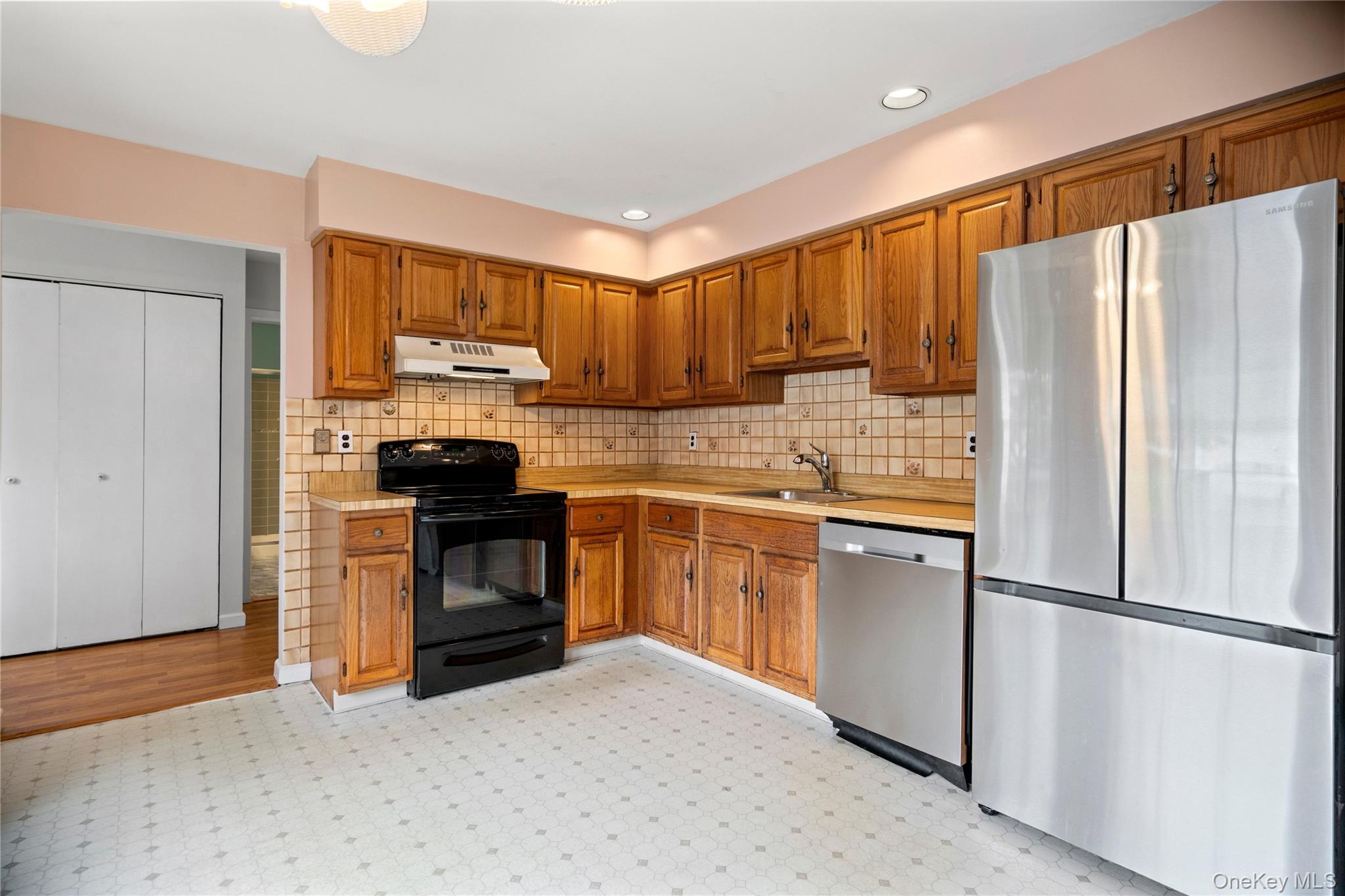 17 Revere Drive – For Sale photo 2