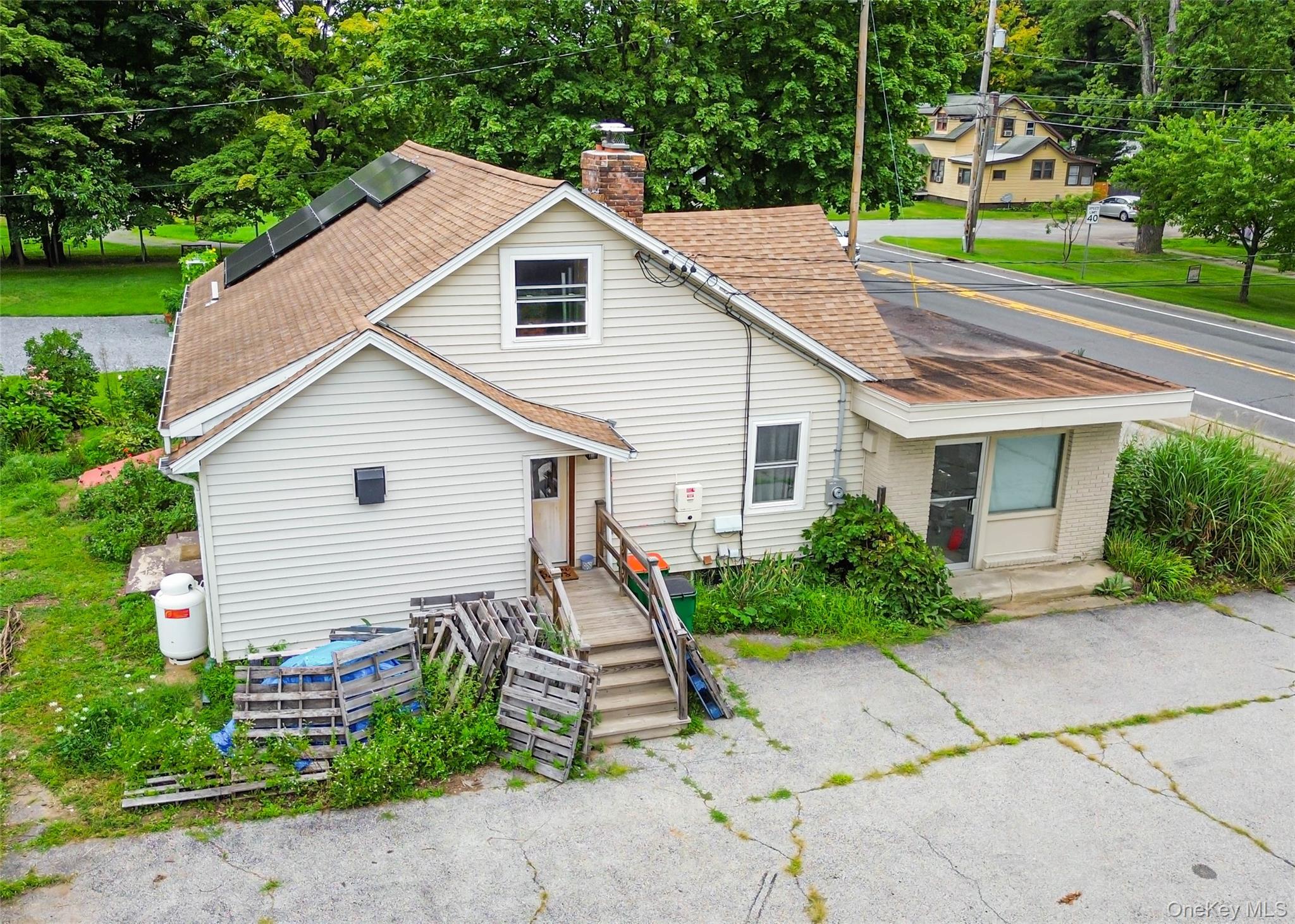 1085 Violet Avenue Avenue – For Sale