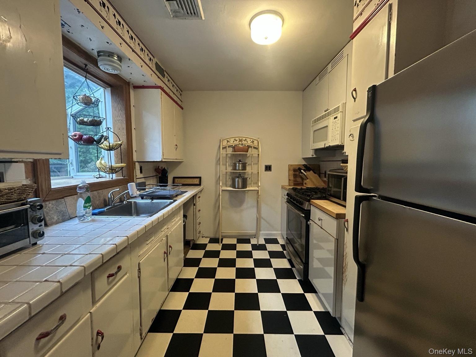 2 RUTH Place – For Sale photo 11